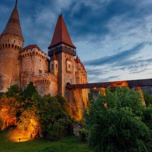 LEGEND OF TRANSYLVANIA IN ROMANIA ドラキュラ castel-Hunedoara-300x300.jpg